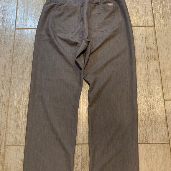 Figs scrub pants in graphite gray, size XL - Picture 5 of 7